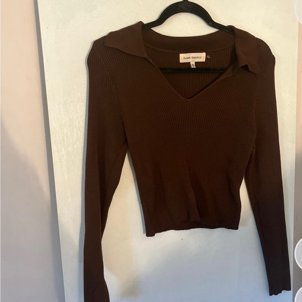 Brown collared long sleeve top